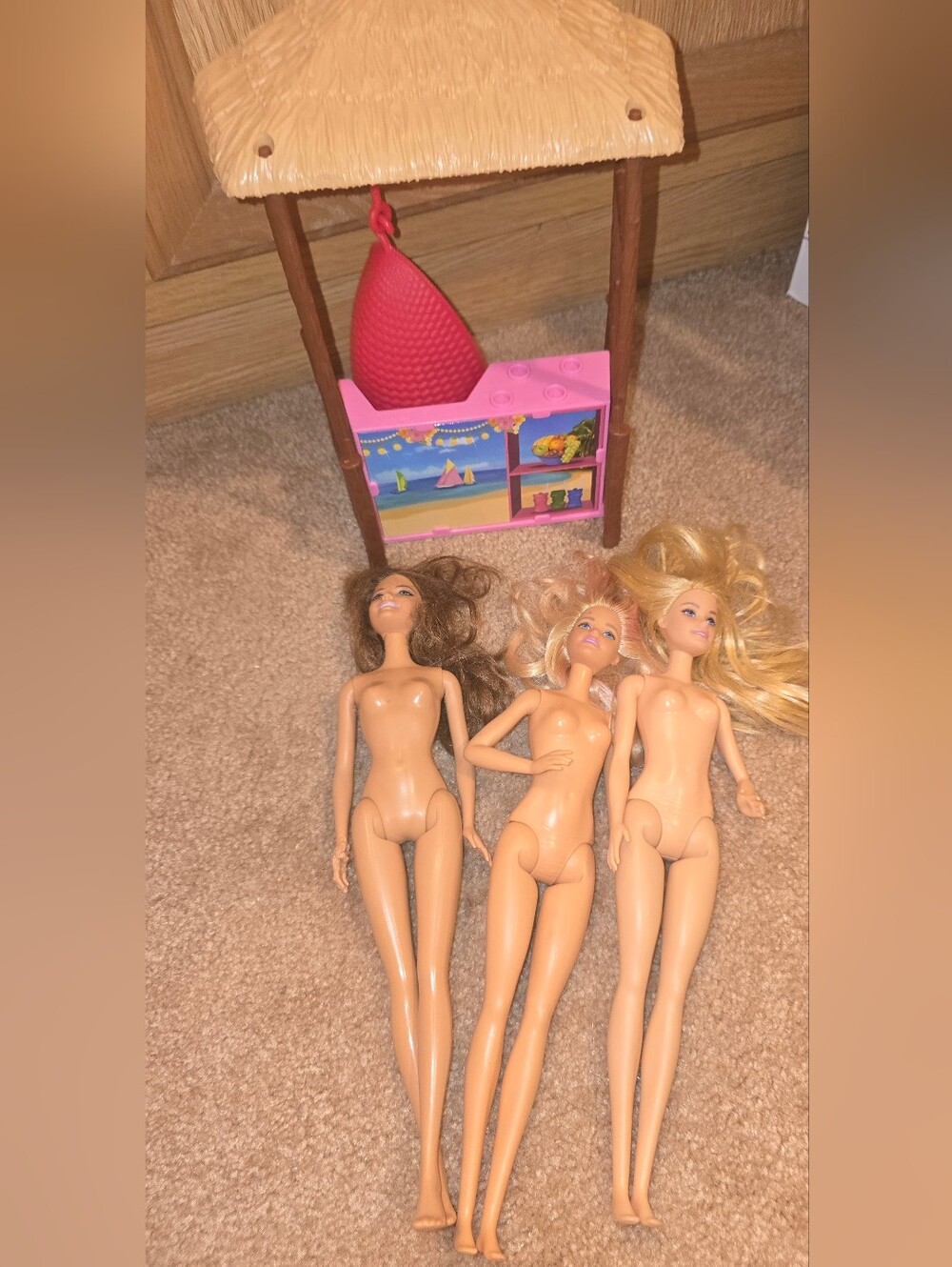Barbie Chelsea Tiki Hut With 3 Barbies